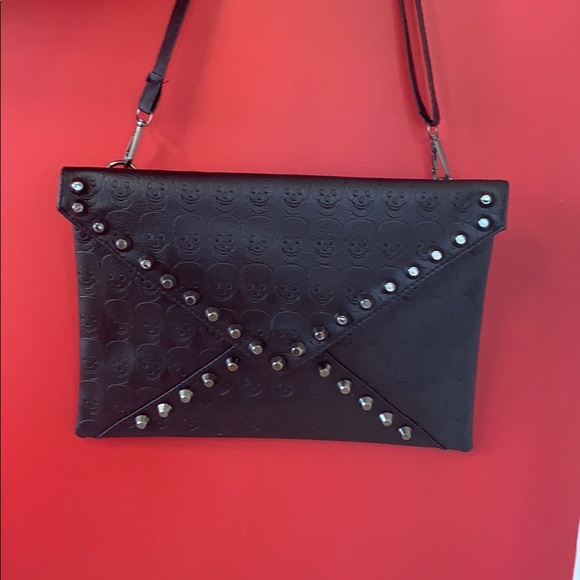 Clutch - Picture 5 of 8